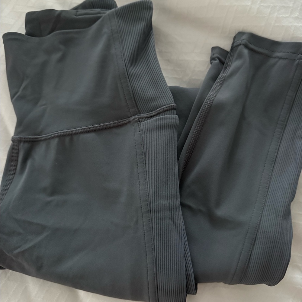 Lululemon High-waist Gray Athletic Leggings with rib detail